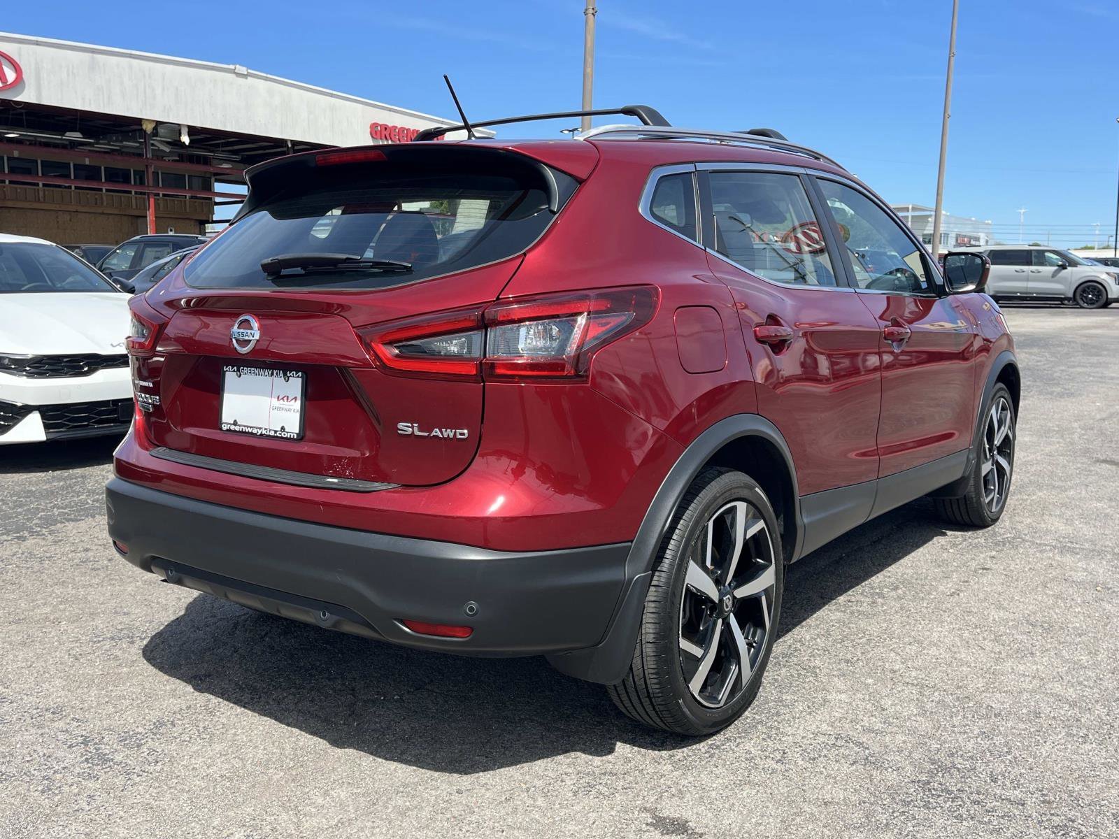Used 2021 Scarlet Ember Tintcoat Nissan SL image 4