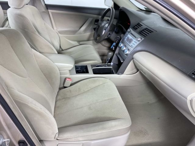 Used 2009 Beige Toyota LE image 9