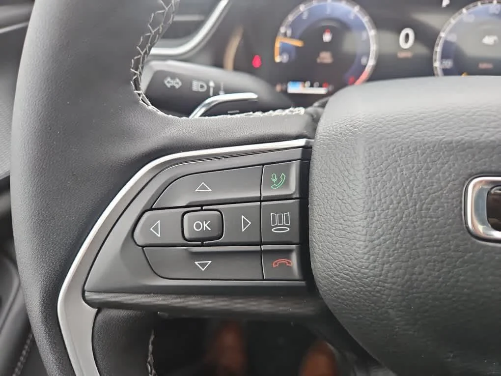 New 2026 Silver Zynith Jeep Laredo X image 22