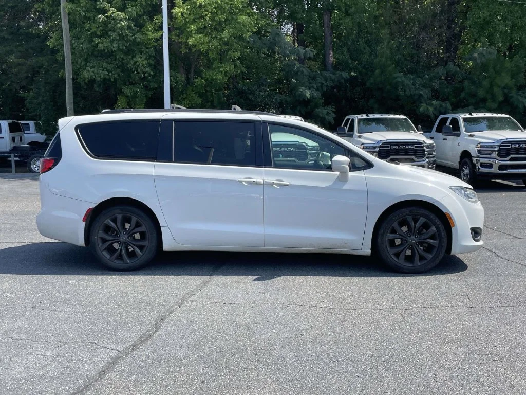 Used 2020 White Chrysler Touring L Plus image 8