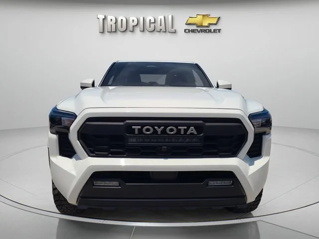 Used 2024  Toyota SR5 image 8