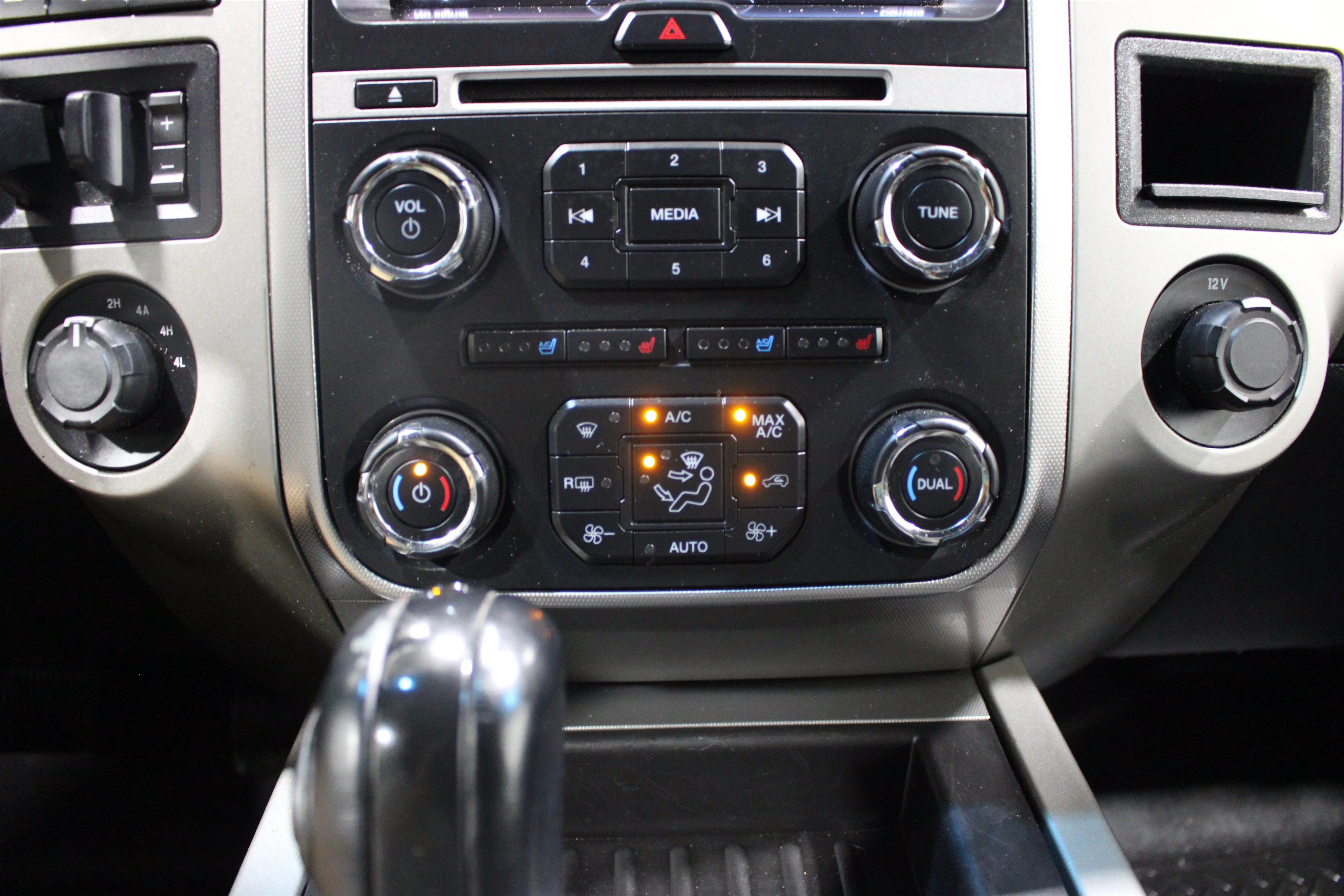 2015 Ford Expedition XLT - Photo 16