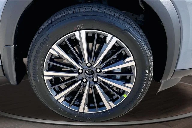 New 2026 Gray Nissan Platinum image 12