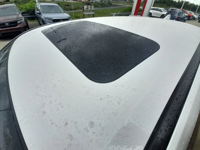 Used 2024 White Honda EX-L image 57