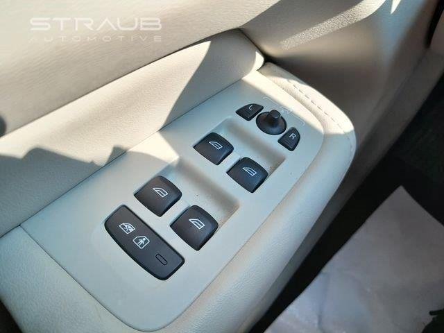 Used 2021 Crystal White Metallic Volvo Inscription image 37