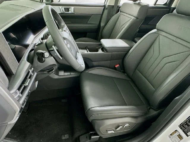 New 2025 White Hyundai XRT image 9