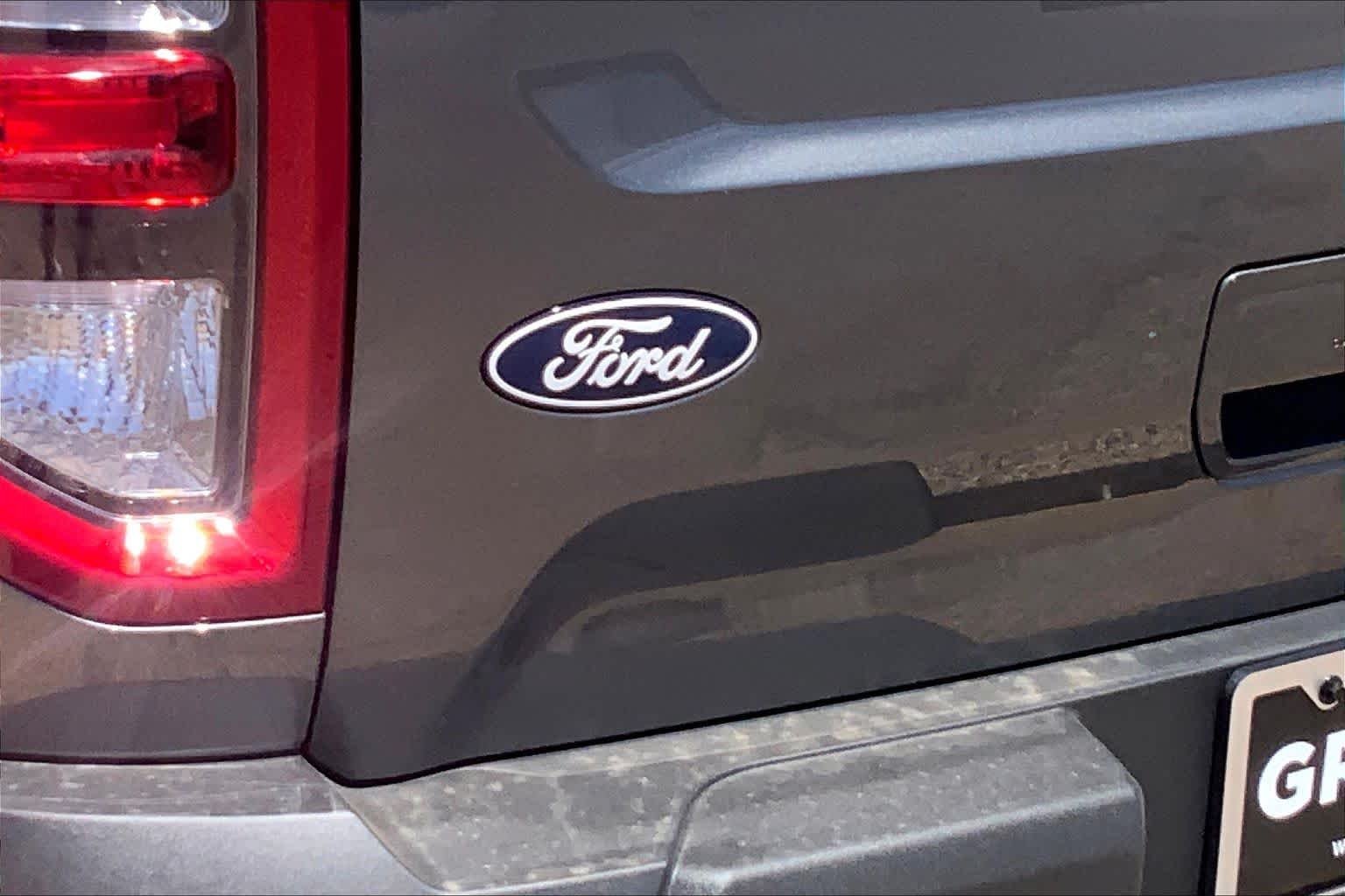 New 2026 Carbonized Gray Metallic Ford Big Bend® image 15
