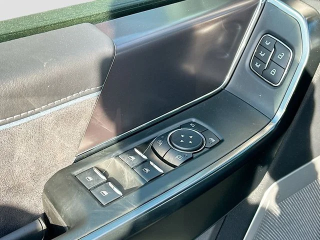 New 2025 White Metallic Ford Platinum image 13