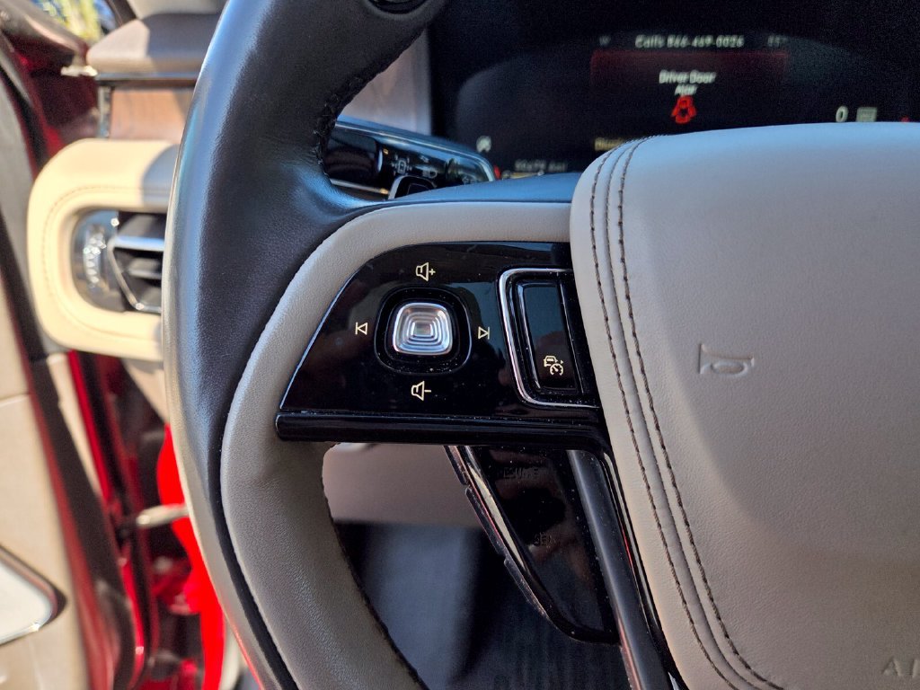 Used 2020 Red Lincoln Reserve image 28
