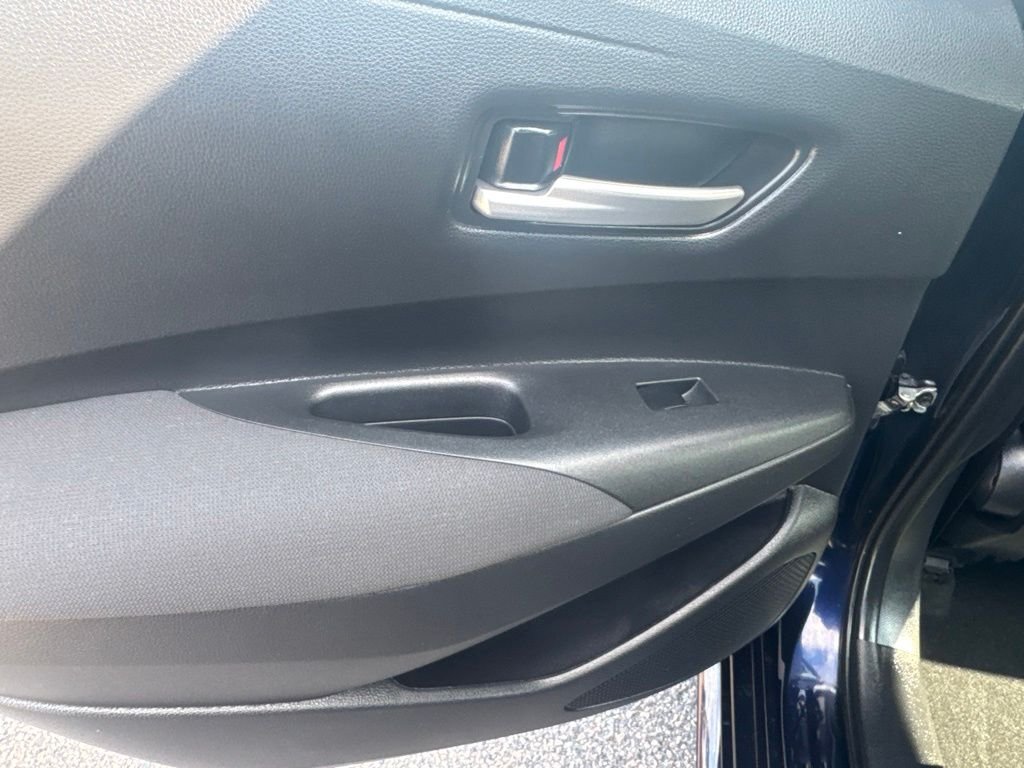 Used 2021  Toyota LE image 25