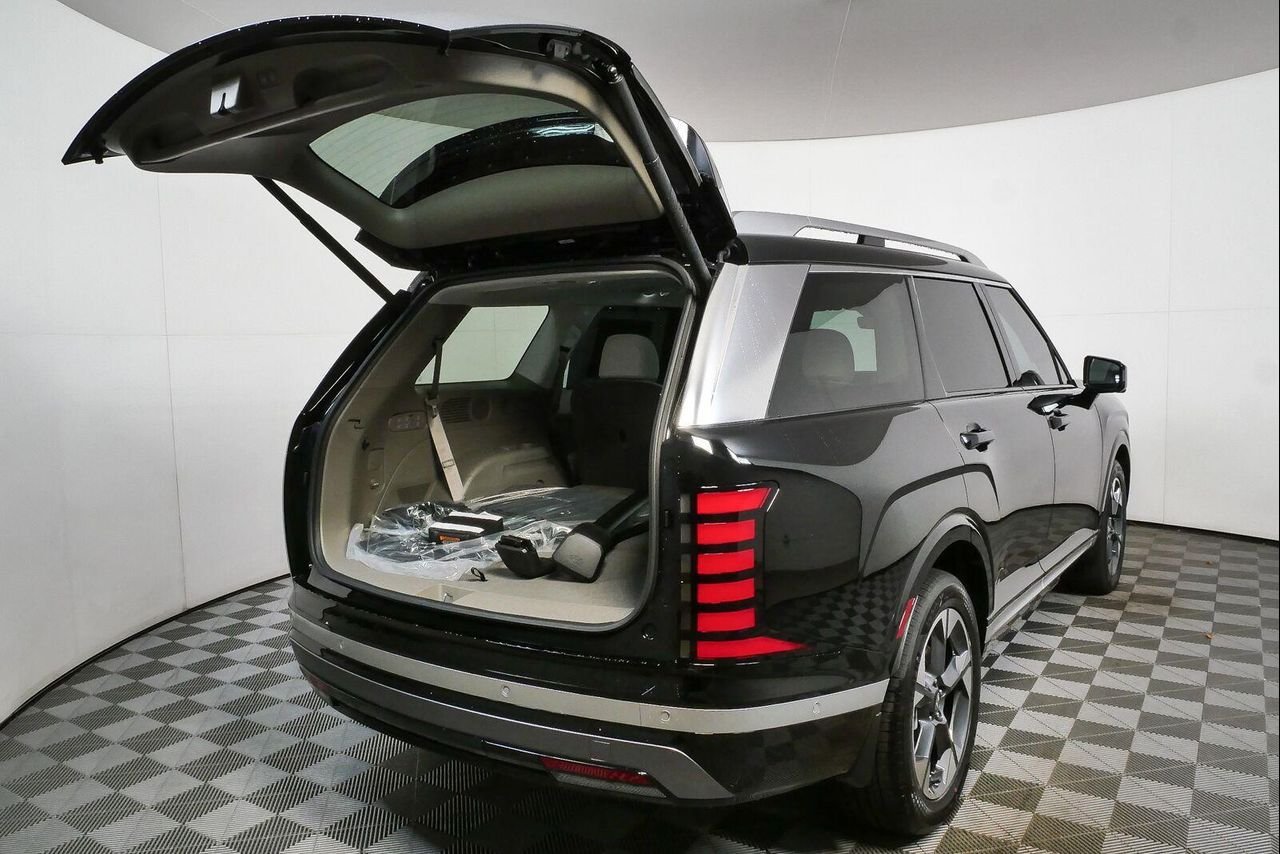 New 2026 Abyss Black Pearl Hyundai Limited FWD image 66