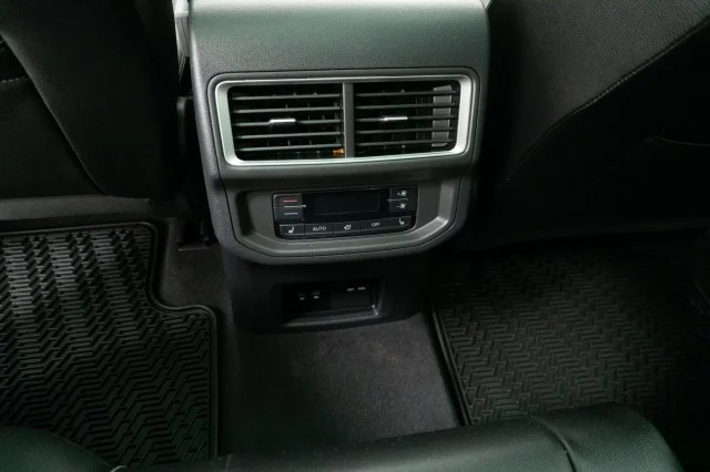 New 2024  Volkswagen 2.0T SEL image 24