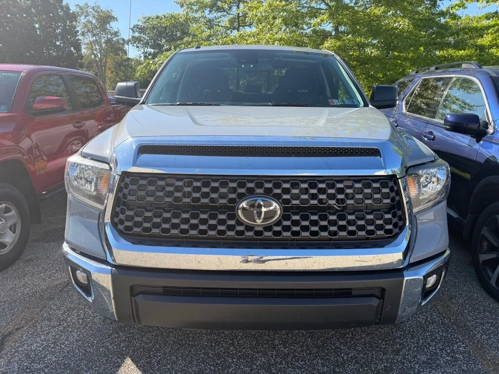 Used 2019 Gray Toyota SR5 image 2
