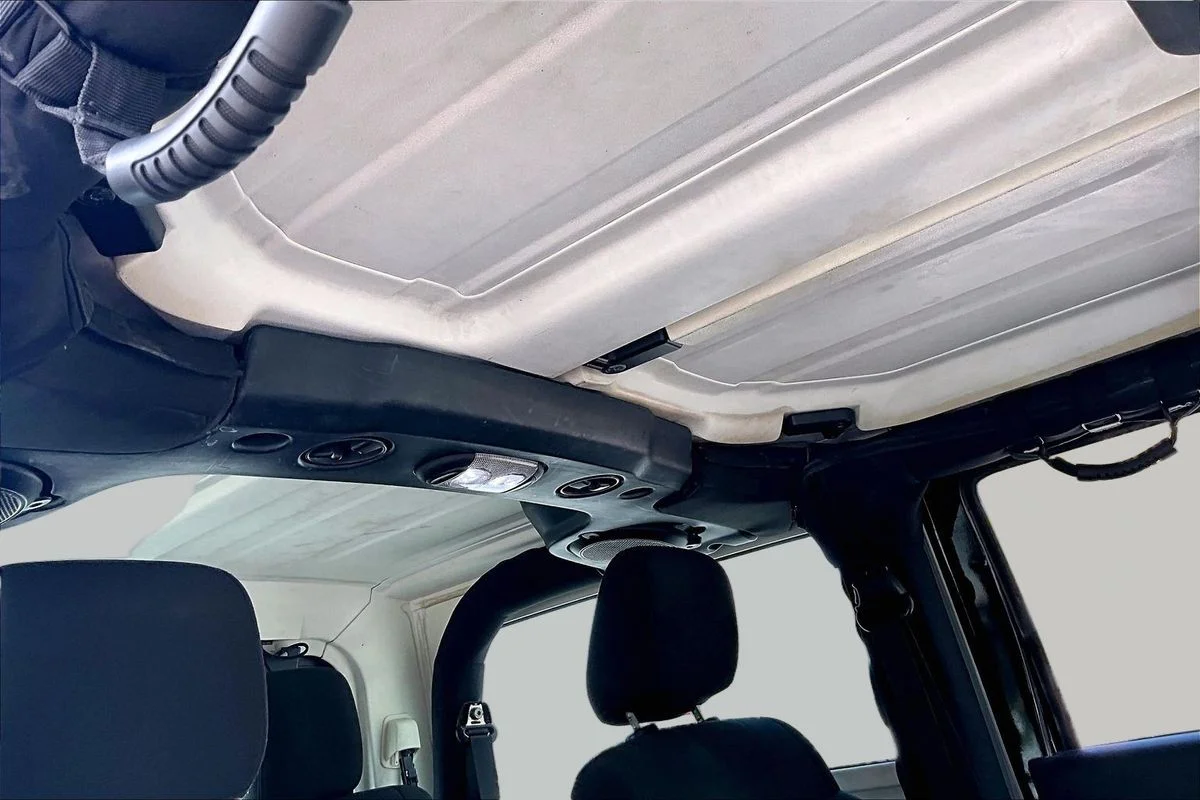 Used 2012  Jeep Sport image 26