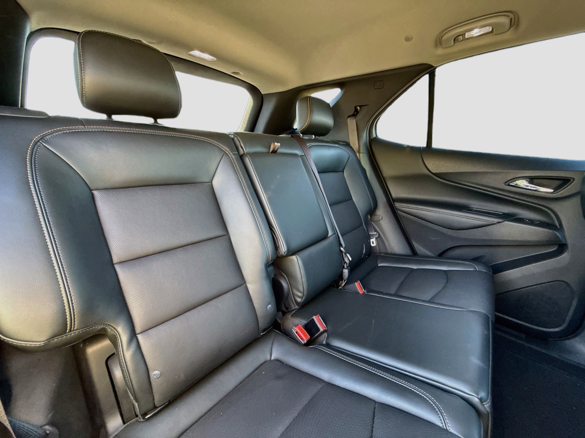 Used 2018 Silver Ice Metallic Chevrolet Premier image 33