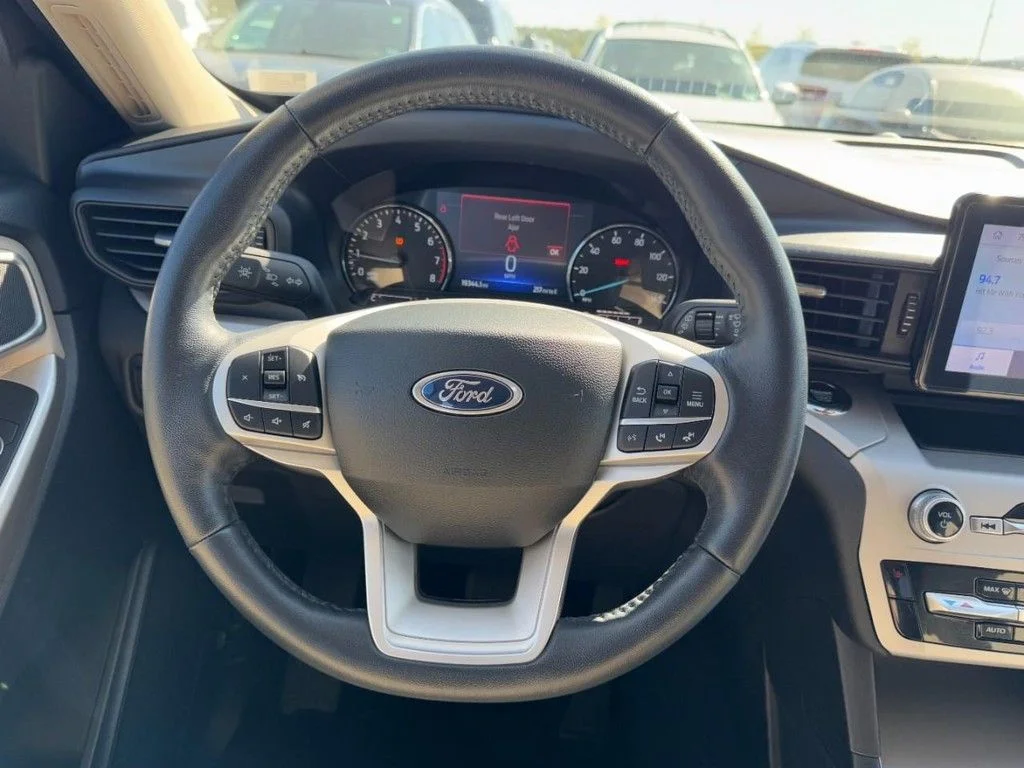 Used 2023 Green Ford XLT image 13