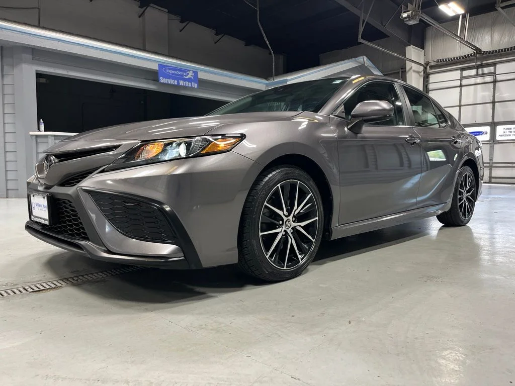 Used 2021 Predawn Gray Mica Toyota SE image 3