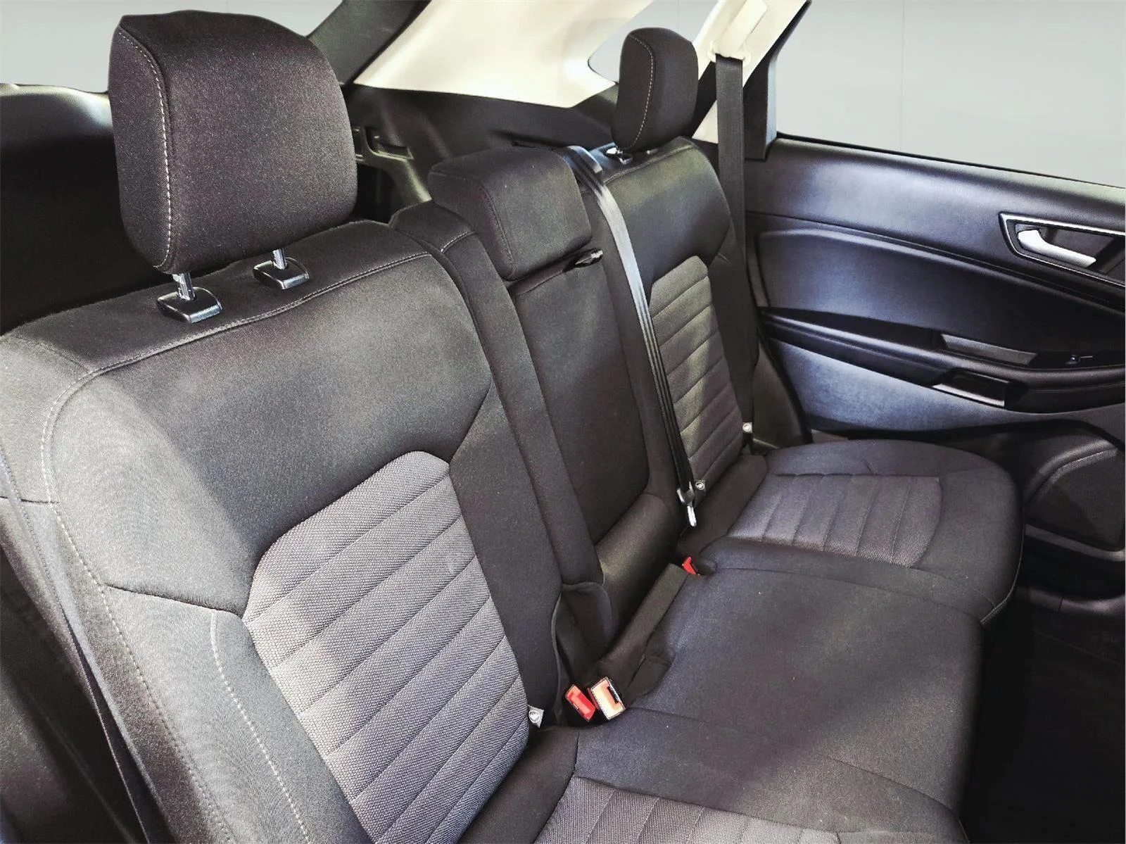 Used 2023 Agate Black Ford SE image 43