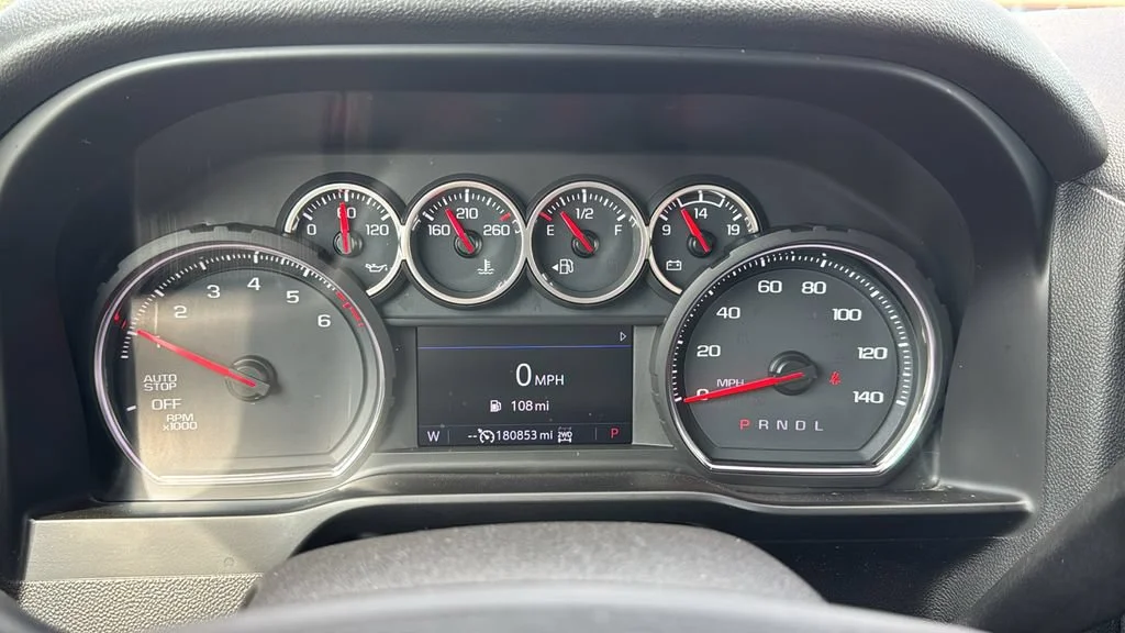 Used 2020 SILVER ICE METALLIC Chevrolet LT image 20