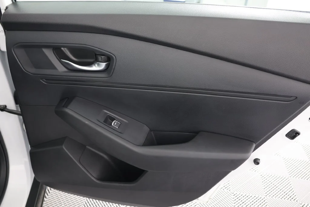 Used 2024 Platinum White Pearl Honda LX image 26