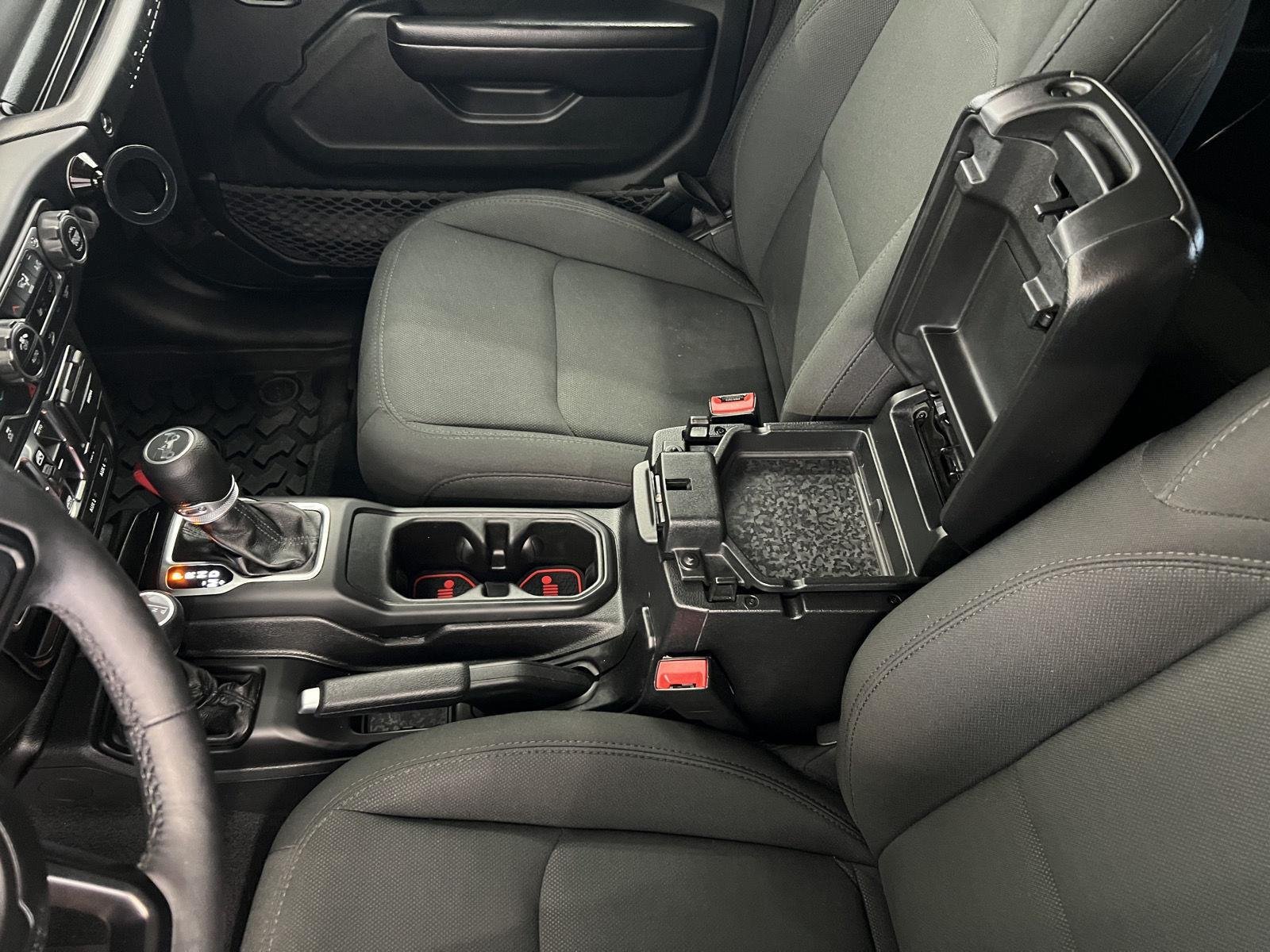 Used 2019 Granite Crystal Metallic Clearcoat Jeep Sport S image 19