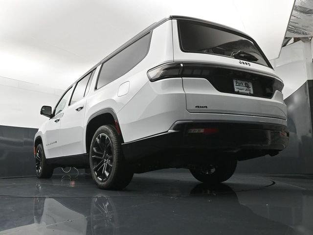 New 2026 Bright White Clear-Coat Exterior Paint Jeep Grand Wagoneer image 22
