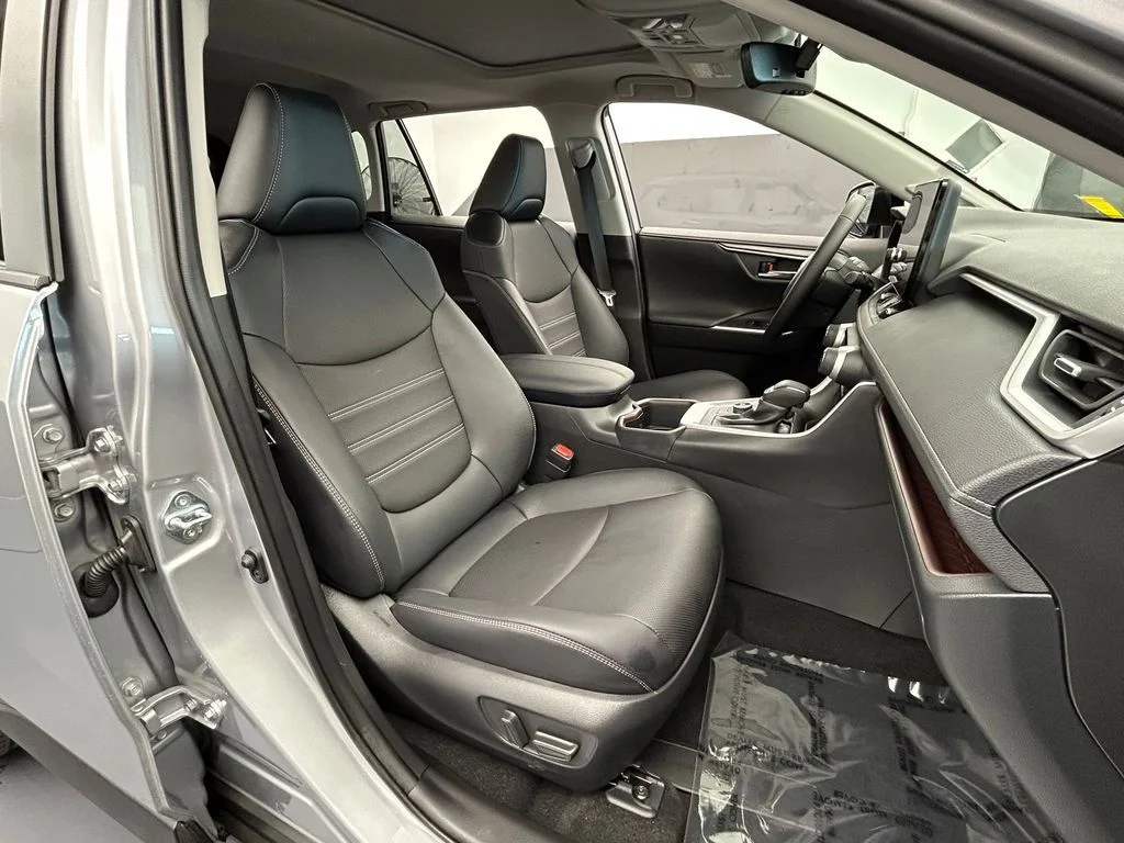Used 2025 Silver Sky Metallic Toyota Limited image 49