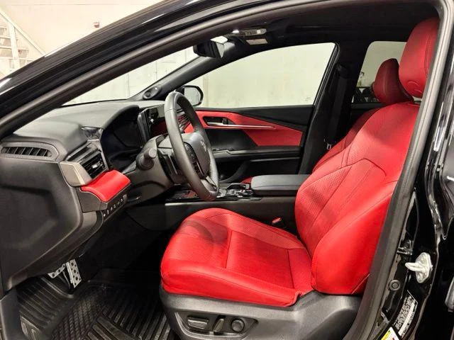 Used 2025 ATTITUDE BLACK MC. Toyota  image 17