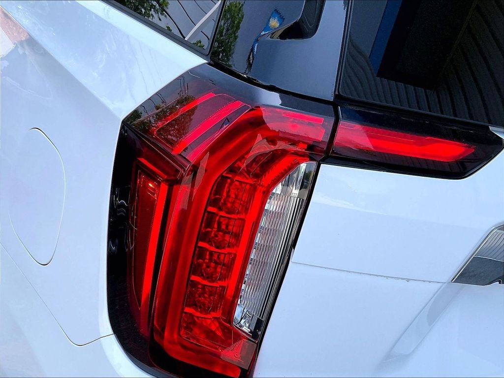 Used 2023 White GMC SLT image 35