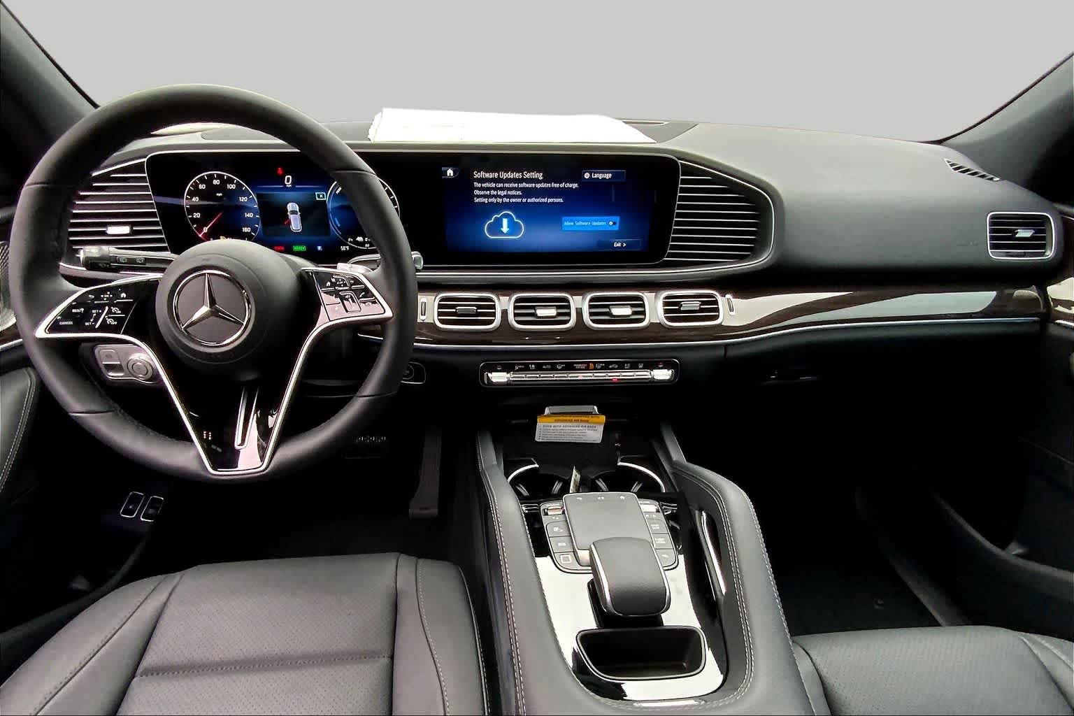 Used 2025 Black Mercedes-Benz GLE 450e image 7
