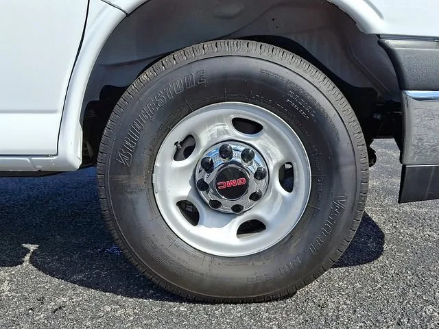 New 2025 Summit White GMC Work Van image 8