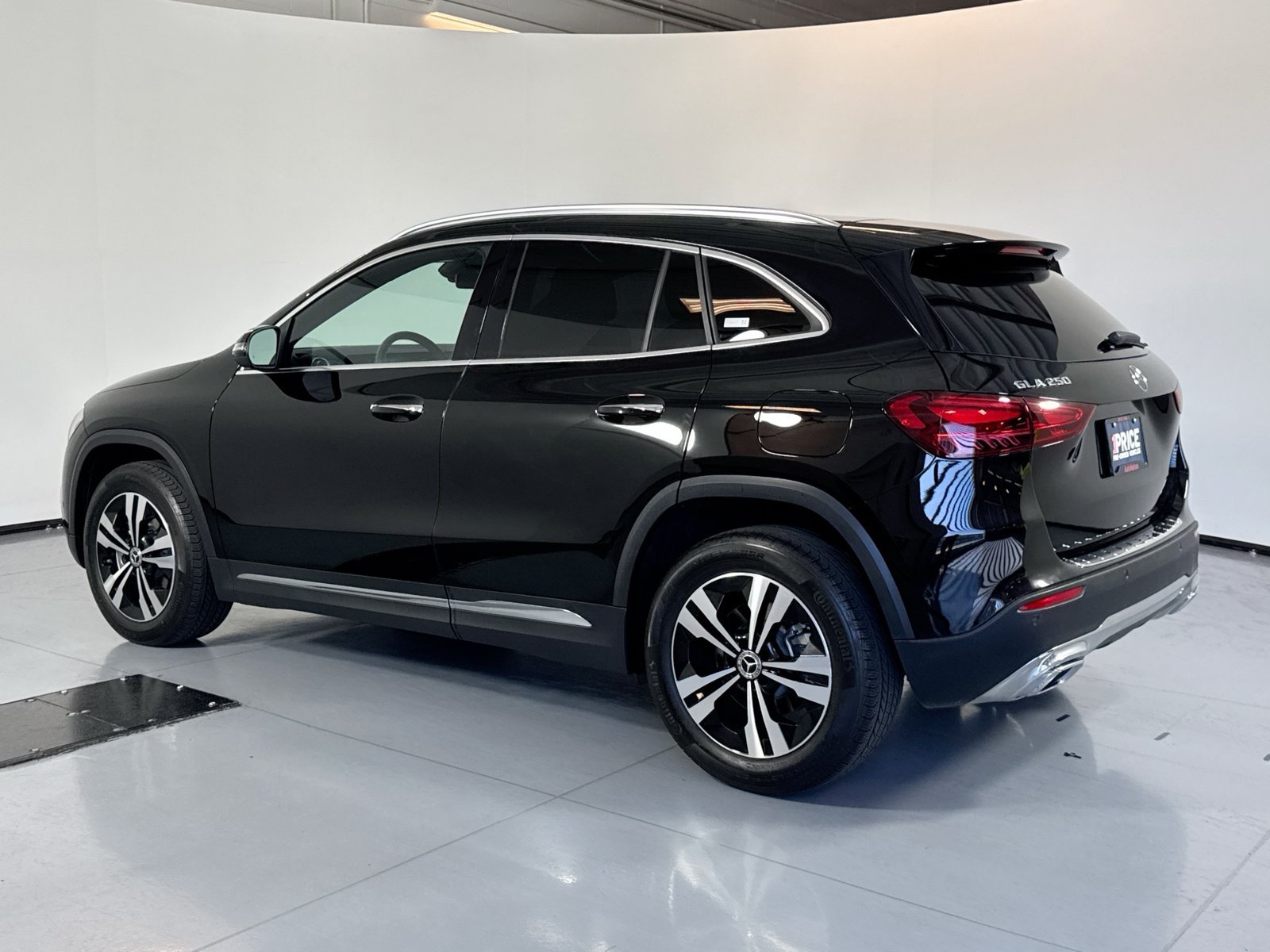 Certified Used 2025 Night Black Mercedes-Benz GLA 250 image 7