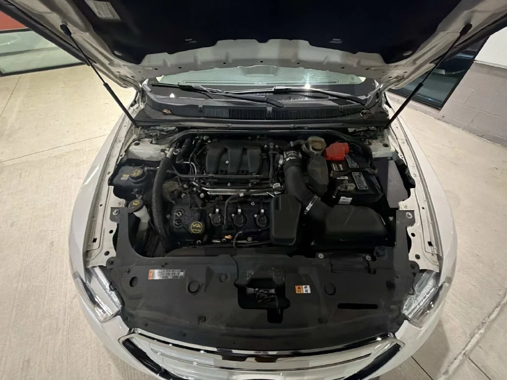Used 2018 White Ford Limited image 9