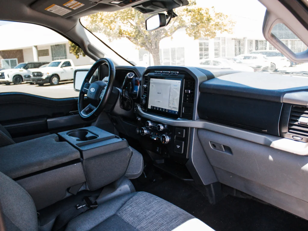 Used 2021 Oxford White Ford XLT image 24