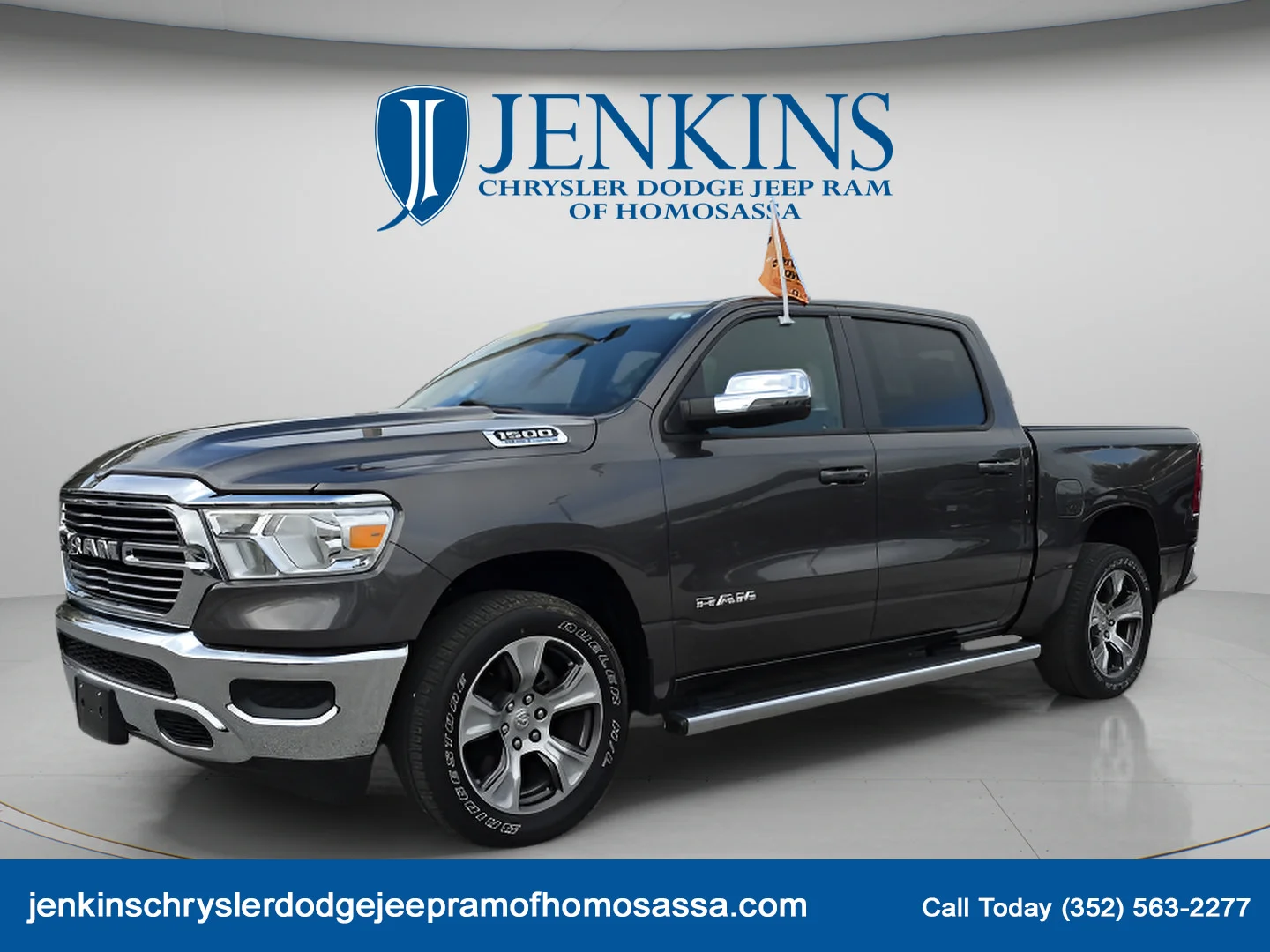 Used 2023 Granite Crystal Metallic Clearcoat Ram Laramie image 10
