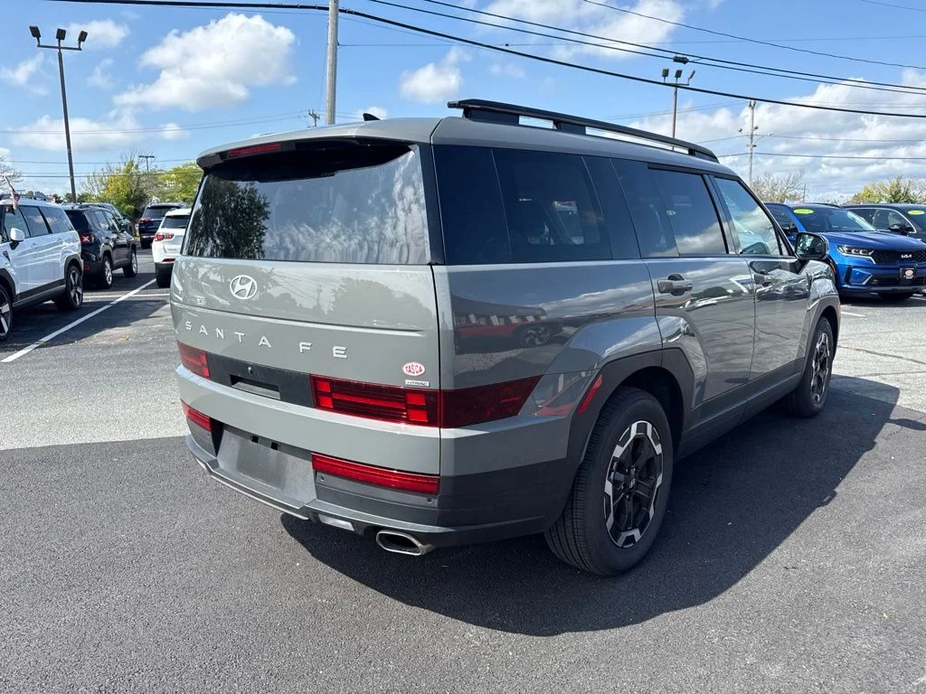 Used 2024 Gray Hyundai SEL image 5