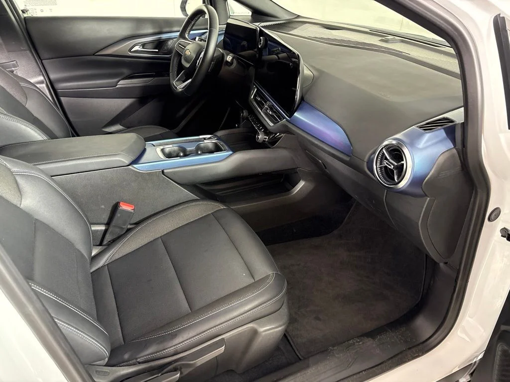 Used 2024 White Chevrolet LT image 16