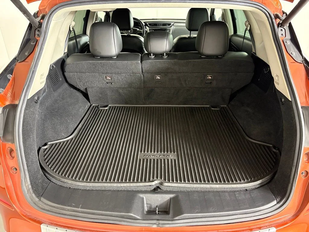 Used 2019 Orange Nissan Platinum image 18