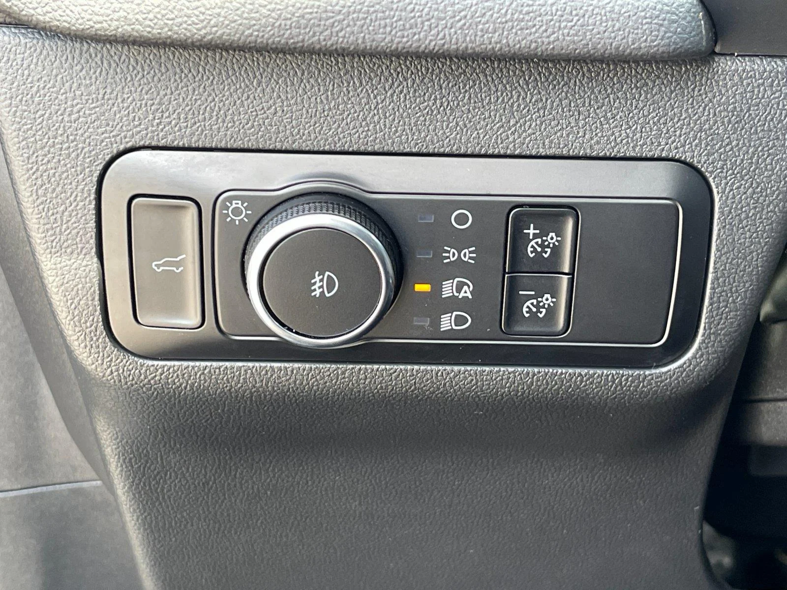Used 2025 Carbonized Gray Ford ST-Line Select image 17