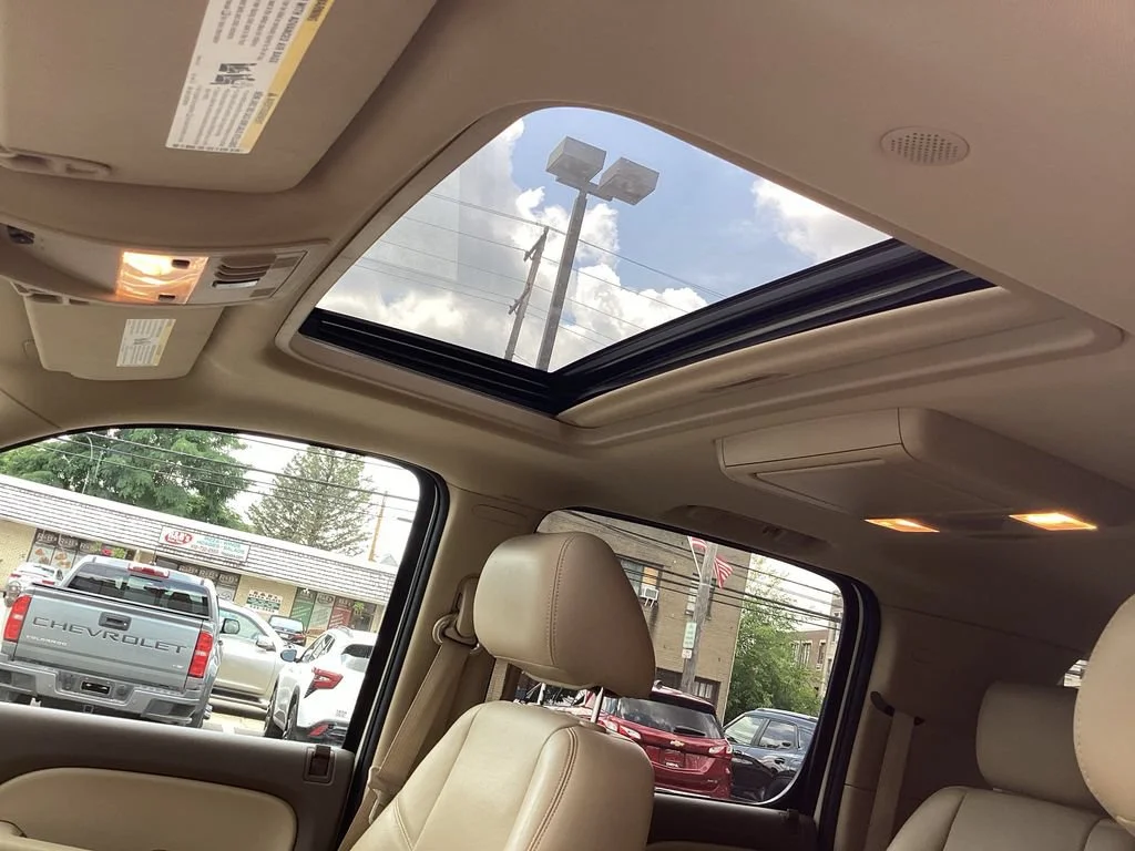 Used 2012 WHITE DIAMOND TRICOAT Chevrolet LTZ image 20