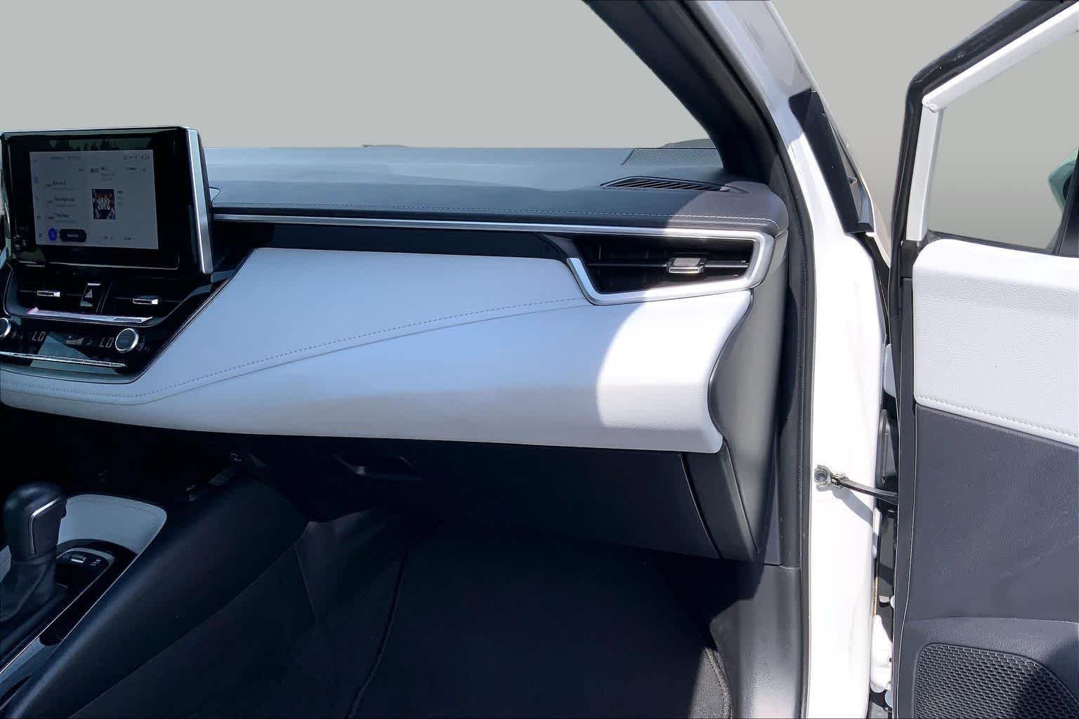 Used 2024 Wind Chill Pearl Toyota XSE image 18