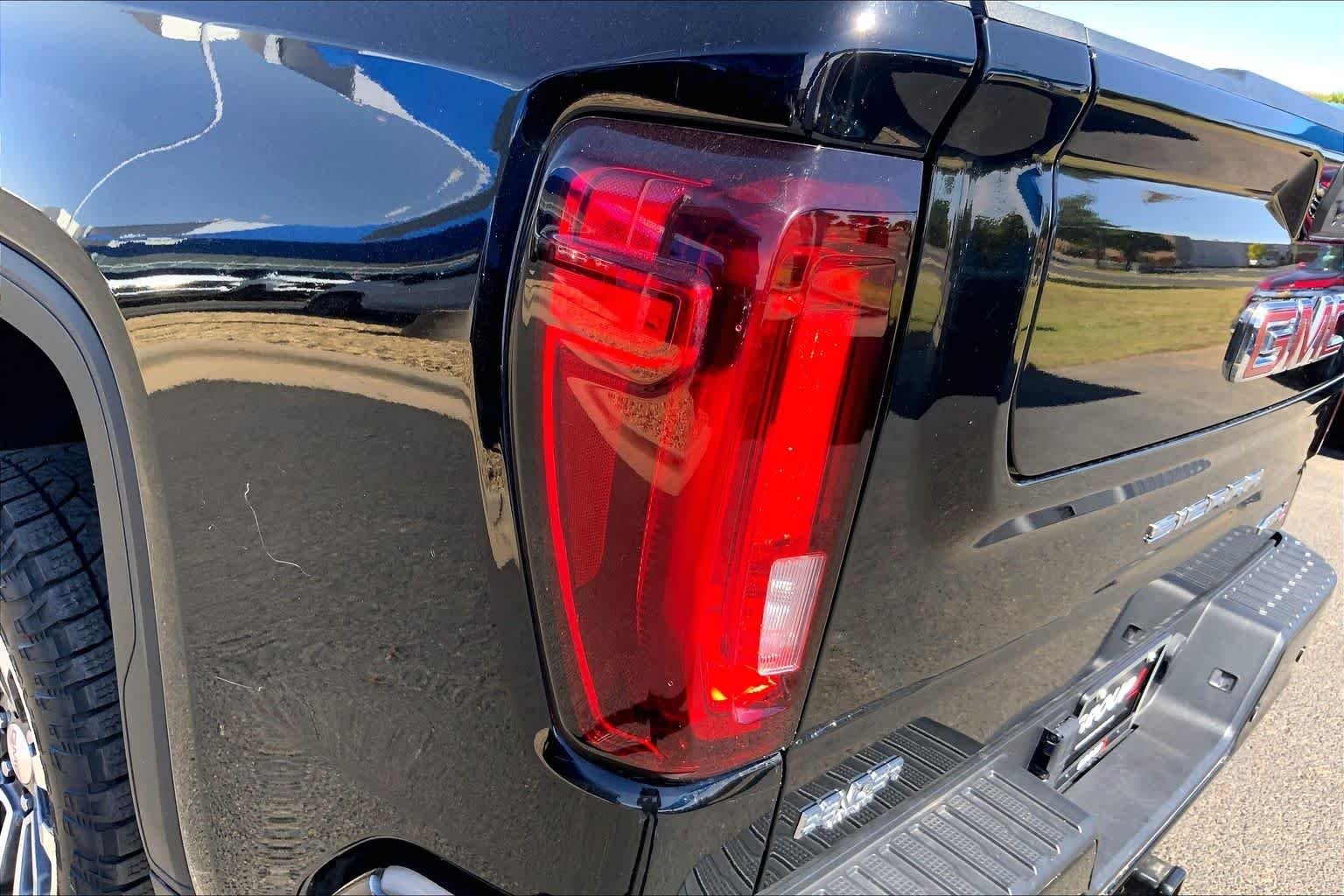 Used 2023 Onyx Black GMC AT4 image 28