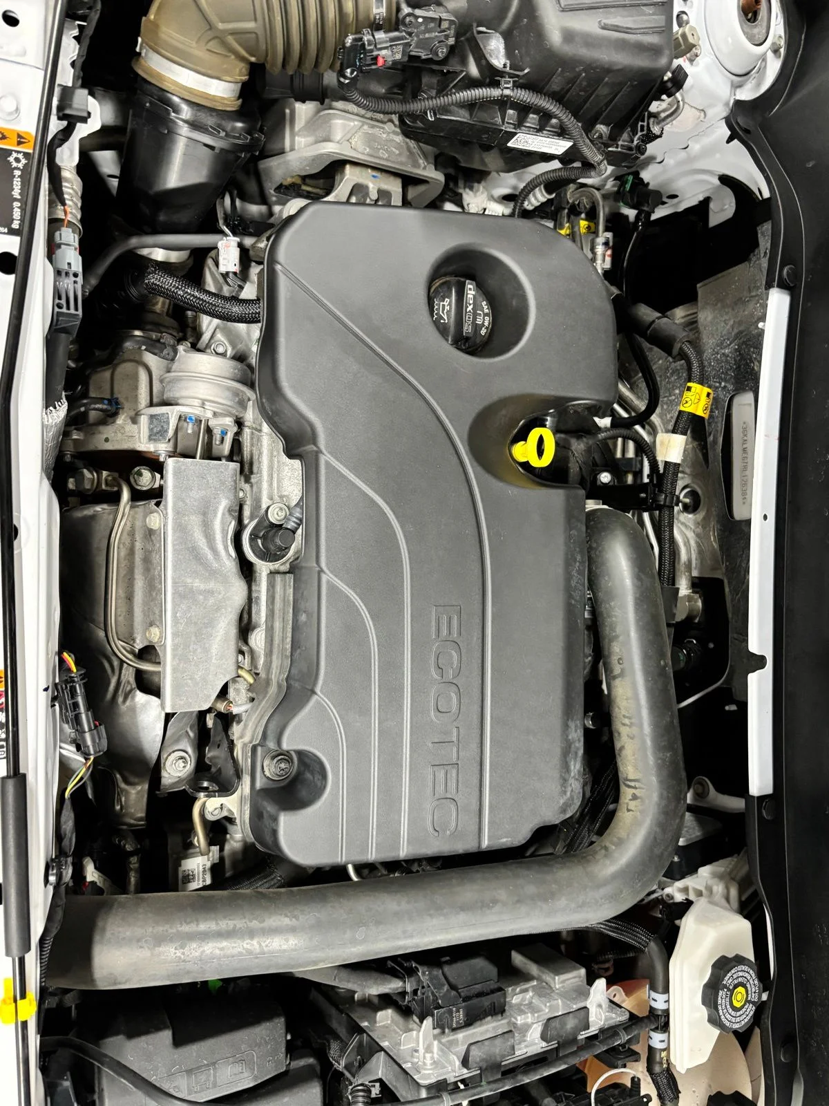 Used 2024 White GMC SLE image 23