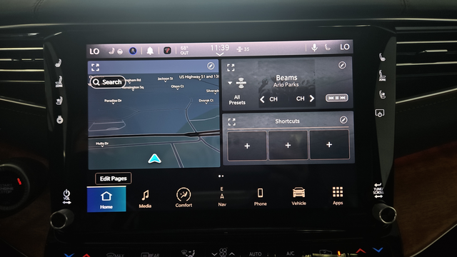 Used 2022 Diamond Black Crystal Pearlcoat Jeep Series II image 15