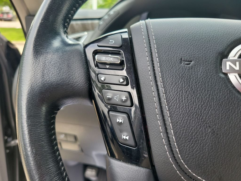 Used 2021 Black Nissan Platinum image 22