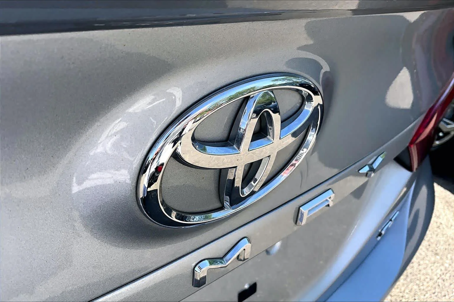 Used 2020 Celestial Silver Metallic Toyota SE image 29