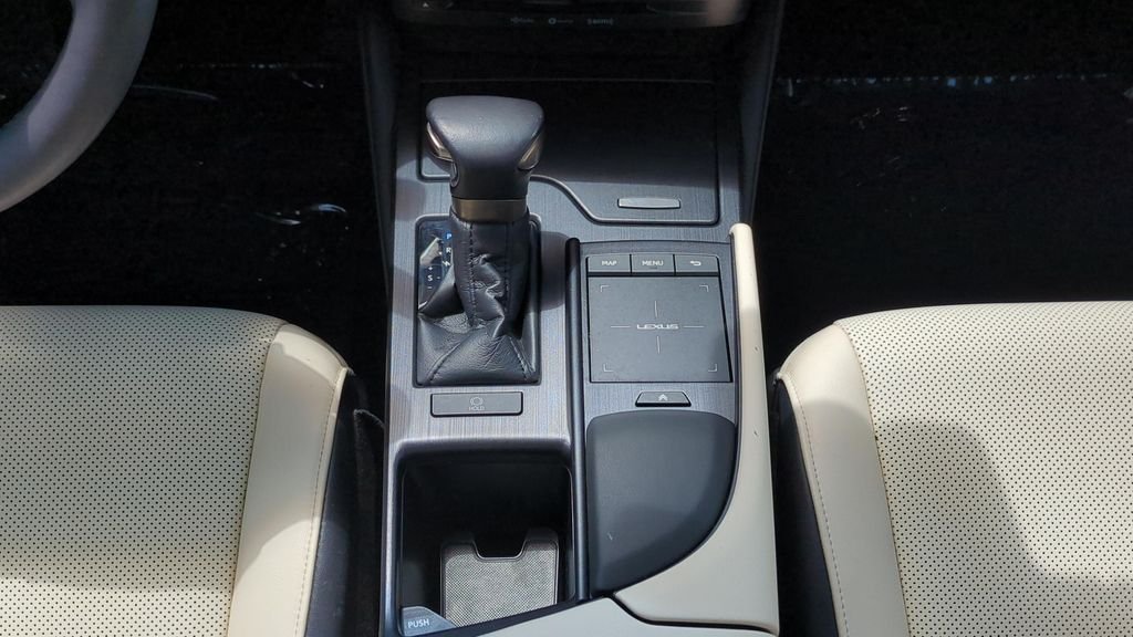 Used 2022 White Lexus 350 image 14