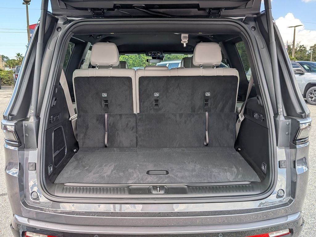 New 2026 Baltic Gray Metallic Clearcoat Jeep  image 27