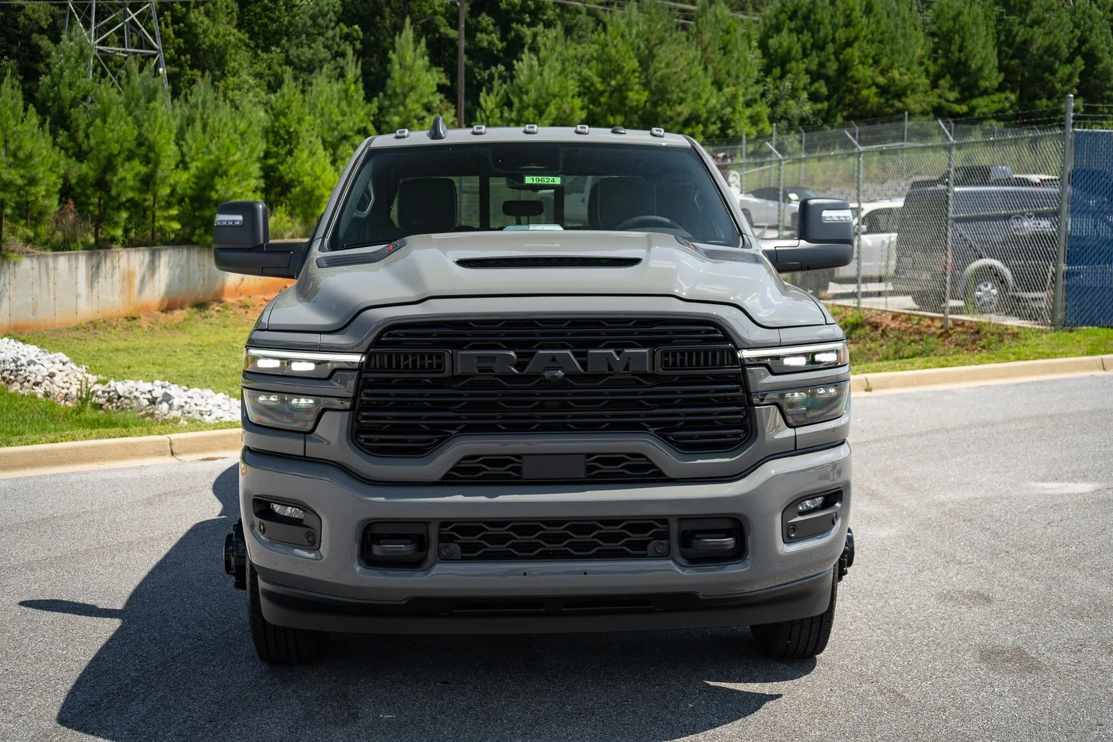 New 2026 Ceramic Gray Clear-Coat Exterior Paint RAM Laramie image 8