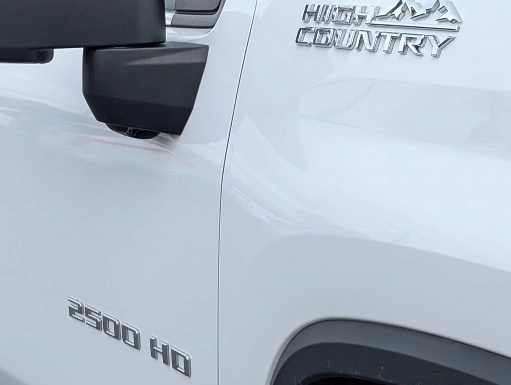 Used 2021 White Chevrolet High Country image 6